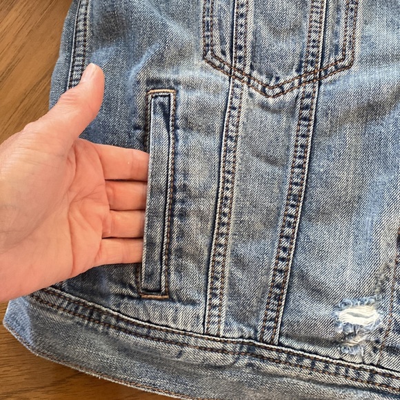 AMERICAN EAGLE DISTRESSED JEAN JACKET - Picture 5 of 13